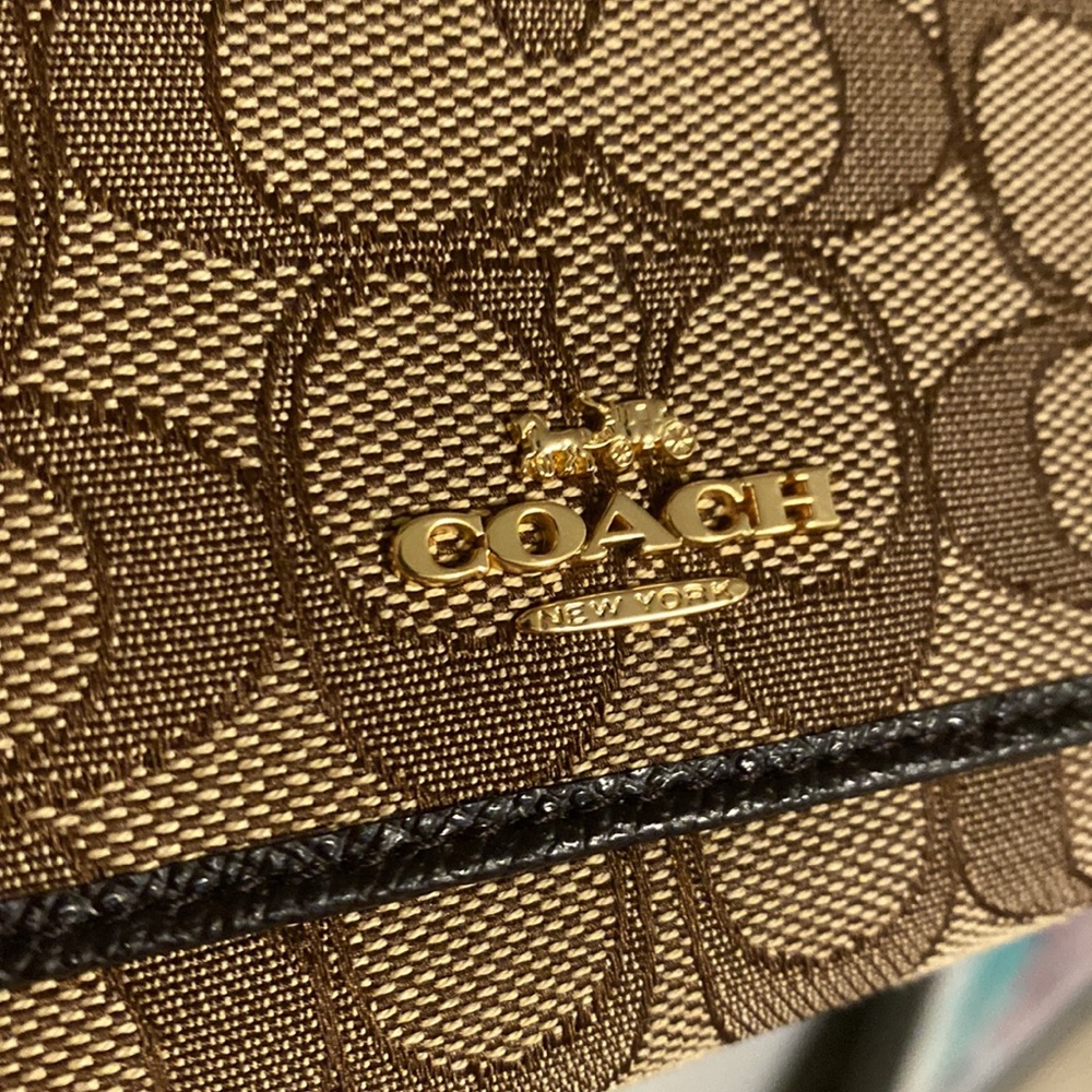 Coach Foldable Wallet - Picture 4 of 6